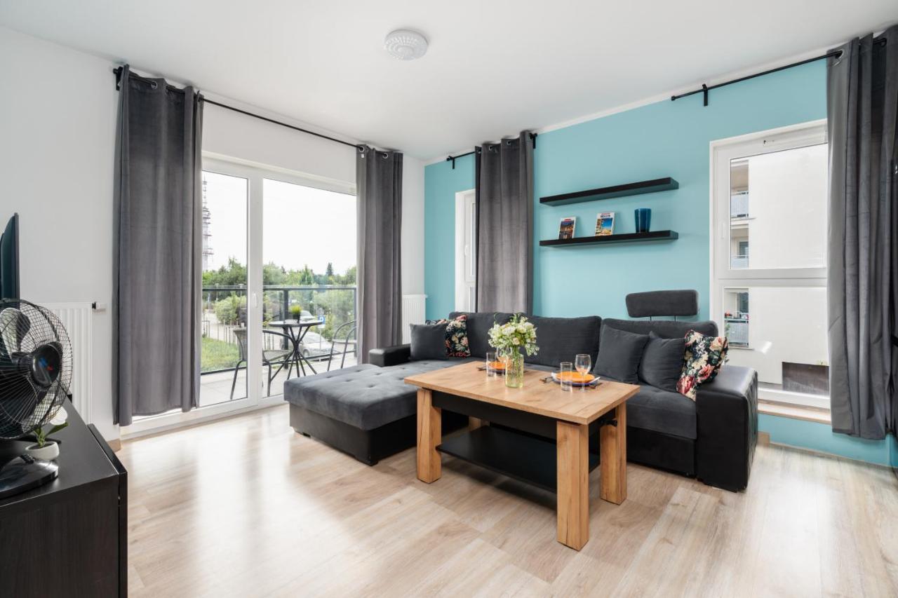 Modern With Balcony & Free Garage By Renters